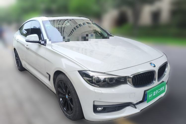 Used BMW 3 Series GT 2017 320i Sport Edition Front Right 45 Deg
