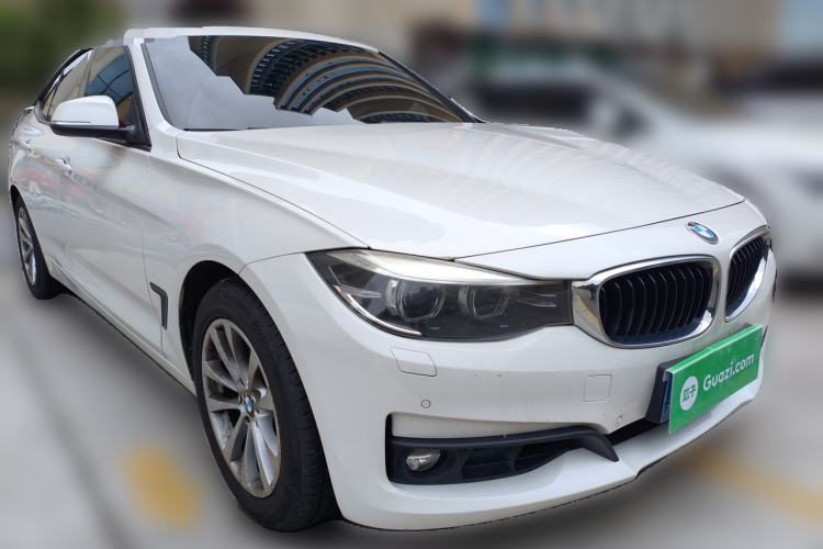 Used BMW 3 Series GT 2017 320i Sport Edition Front Right 45 Deg