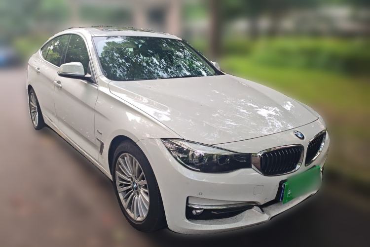 Used BMW 3 Series GT 2017 320i Luxury Design Package Front Right 45 Deg