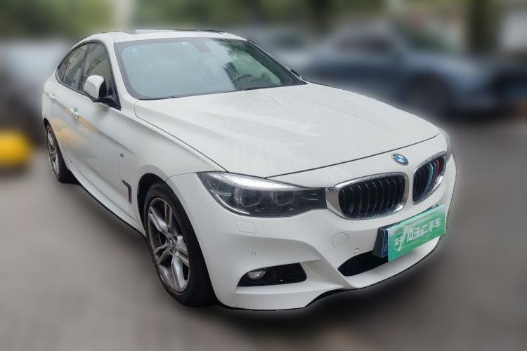 Used BMW 3 Series GT 2017 320i M Sport Front Right 45 Deg