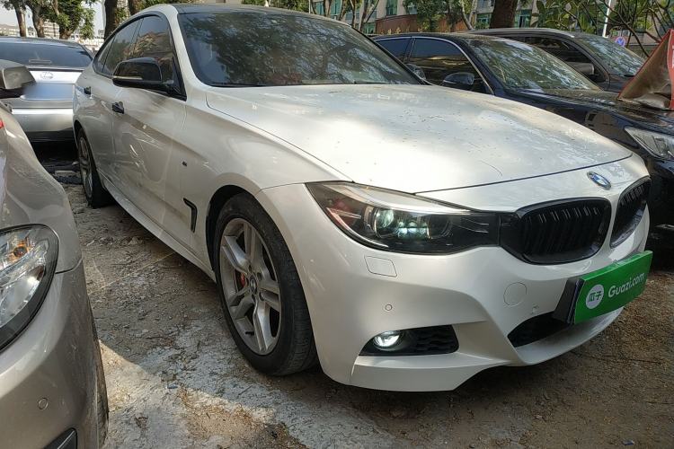 Used BMW 3 Series GT 2017 320i M Sport Front Right 45 Deg