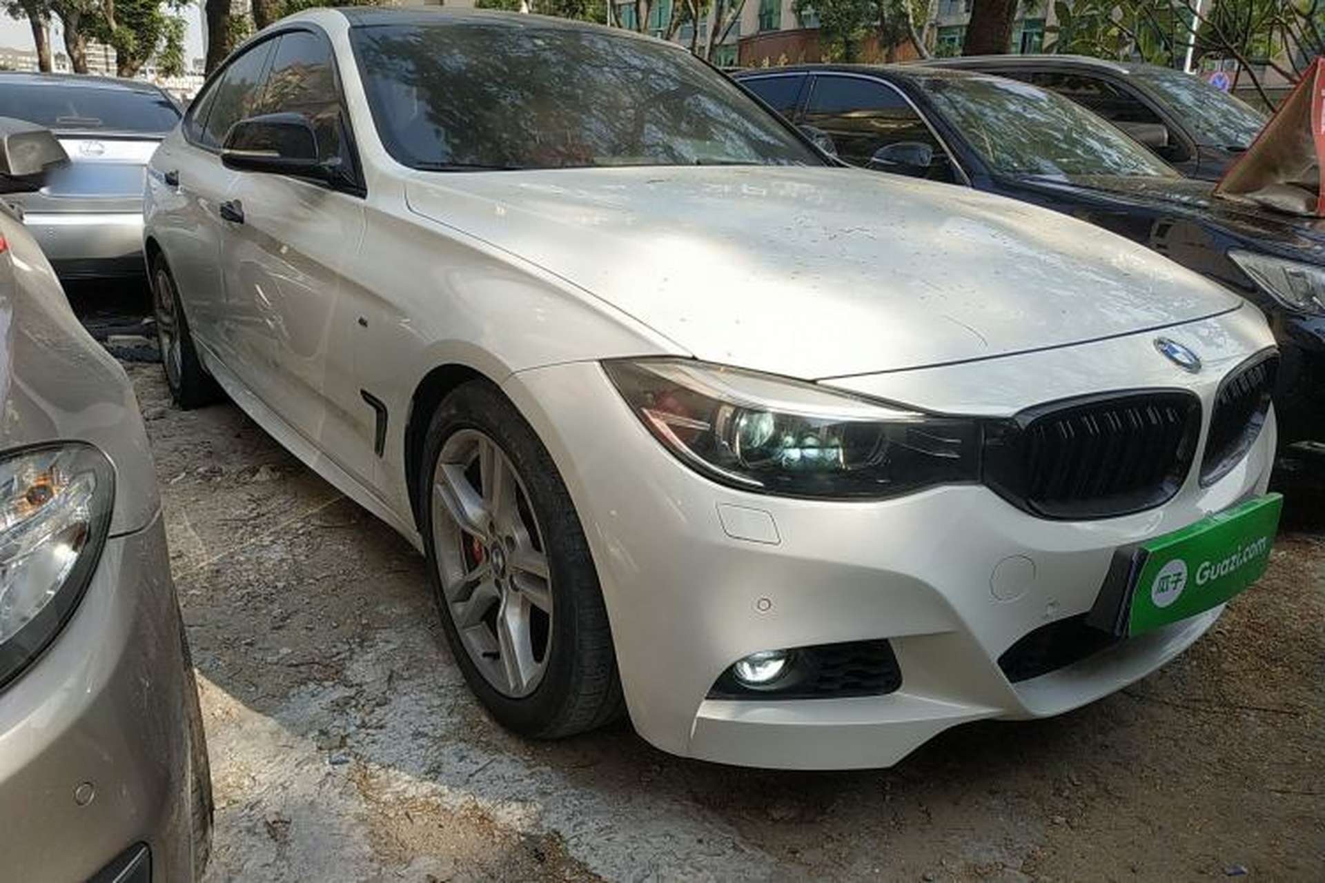 Used BMW 3 Series GT 2017 320i M Sport Front Right 45 Deg