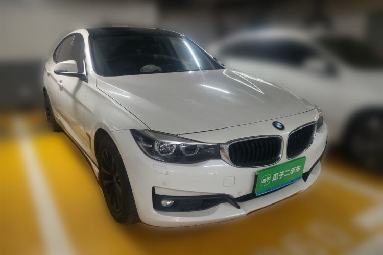 Used BMW 3 Series GT 2017 320i Sport Edition Front Right 45 Deg