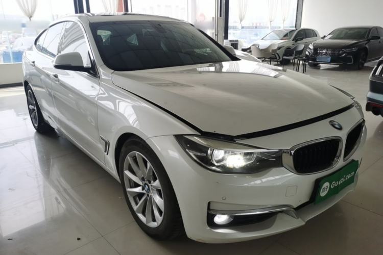Used BMW 3 Series GT 2017 320i Sport Edition Front Right 45 Deg
