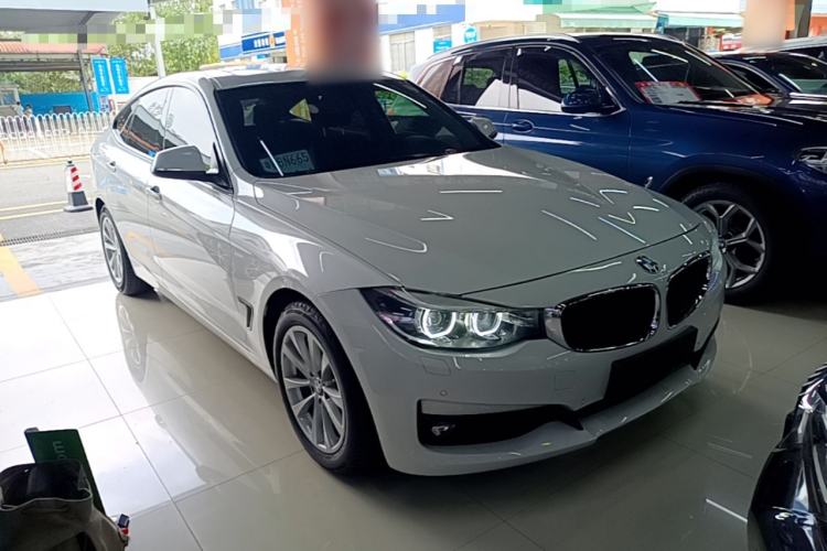 Used BMW 3 Series GT 2017 320i Sport Edition Front Right 45 Deg