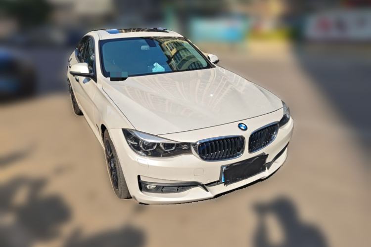 Used BMW 3 Series GT 2017 320i Sport Edition Front Right 45 Deg