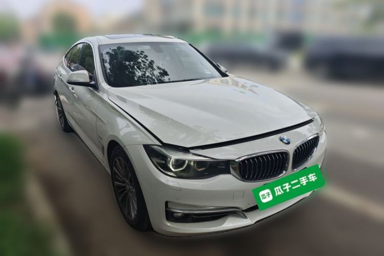 Used BMW 3 Series GT 2017 320i Luxury Design Package Front Right 45 Deg