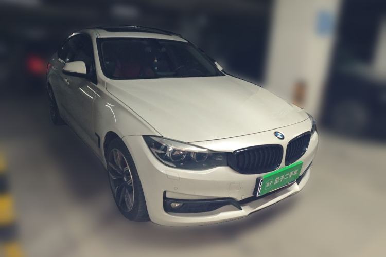 Used BMW 3 Series GT 2017 320i Sport Edition Front Right 45 Deg