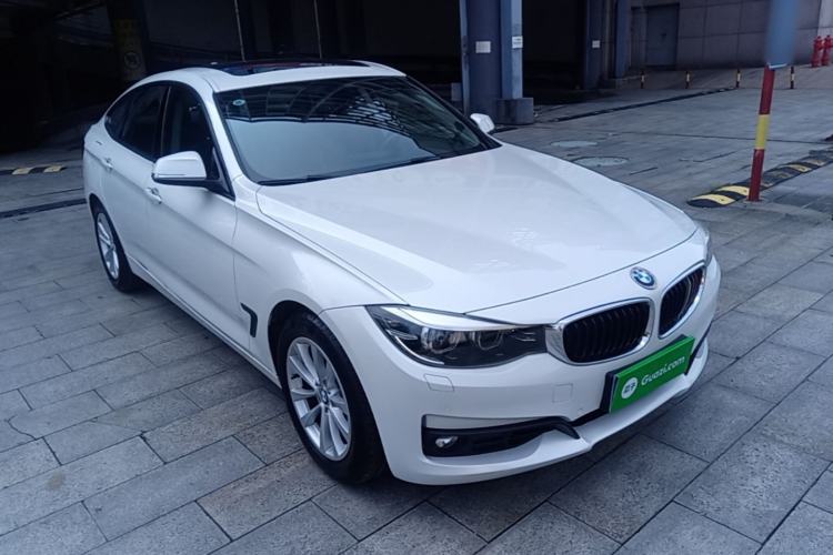 Used BMW 3 Series GT 2017 320i Sport Edition Front Right 45 Deg