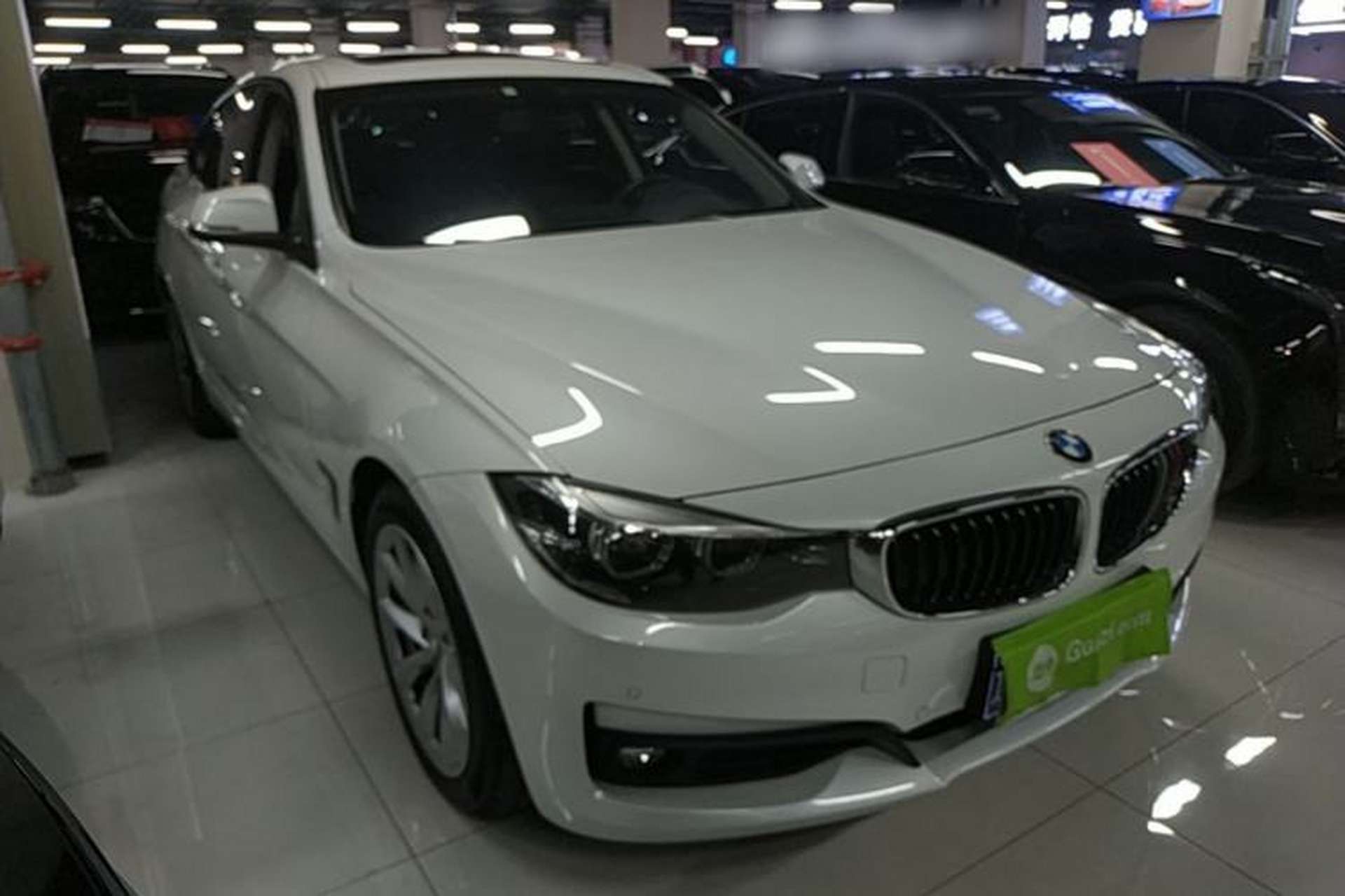 Used BMW 3 Series GT 2017 320i Sport Edition Front Right 45 Deg