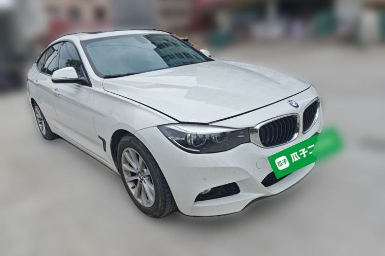 Used BMW 3 Series GT 2017 320i Sport Edition Front Right 45 Deg