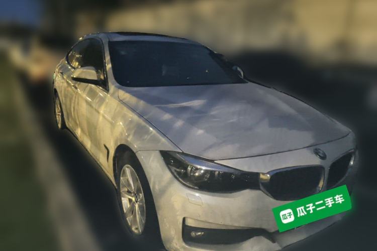 Used BMW 3 Series GT 2017 320i Sport Edition Front Right 45 Deg