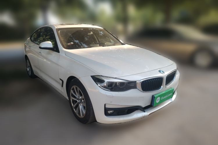Used BMW 3 Series GT 2017 320i Sport Edition Front Right 45 Deg