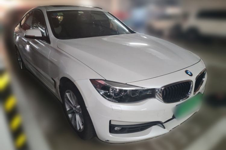 Used BMW 3 Series GT 2017 320i Sport Edition Front Right 45 Deg