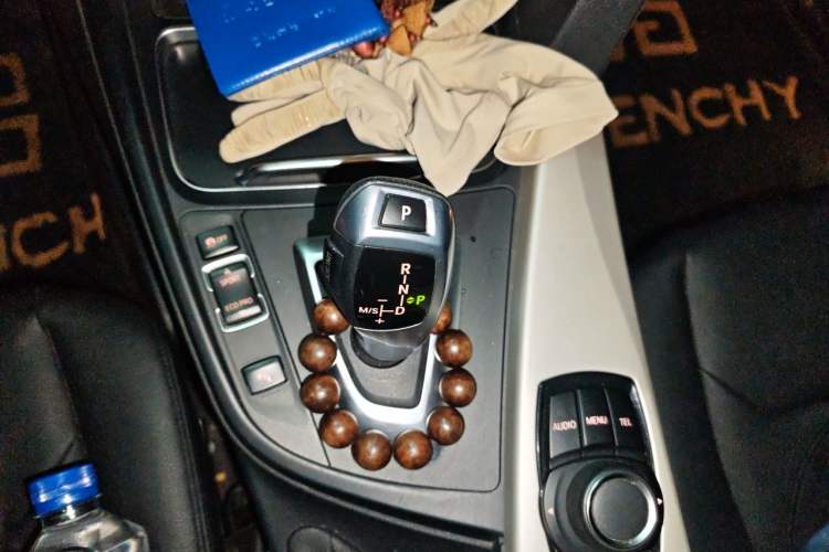 Used BMW 3 Series GT 2017 320i Sport Edition Gear Lever