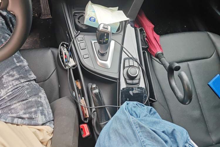 Used BMW 3 Series GT 2017 320i Sport Edition Gear Lever