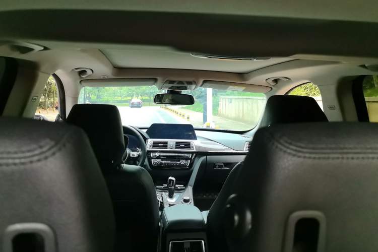 Used BMW 3 Series GT 2017 320i Sport Edition Headliner