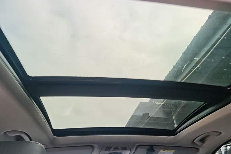 Used BMW 3 Series GT 2017 320i Sport Edition Headliner