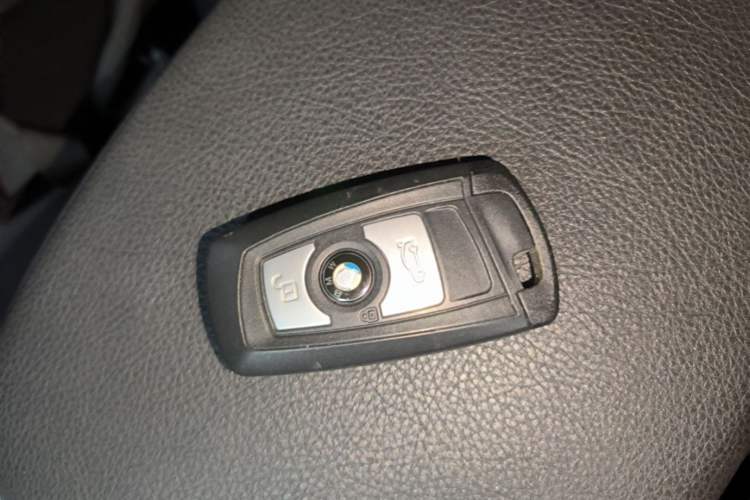 Used BMW 3 Series GT 2017 320i Sport Edition Interior 1