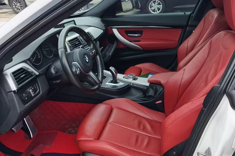 Used BMW 3 Series GT 2017 330i xDrive M Sport Interior 3