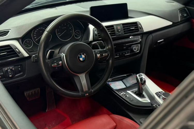 Used BMW 3 Series GT 2017 330i xDrive M Sport Interior 5