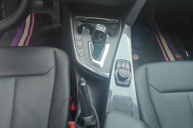 Used BMW 3 Series GT 2017 320i Sport Edition Interior 6