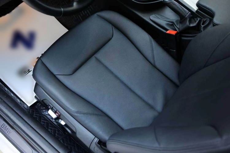 Used BMW 3 Series GT 2017 320i Sport Edition Interior 7
