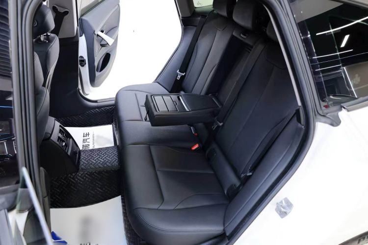 Used BMW 3 Series GT 2017 320i Sport Edition Interior 9