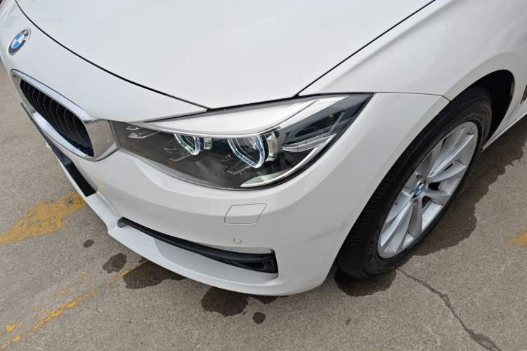 Used BMW 3 Series GT 2017 320i Sport Edition Left Front Headlight