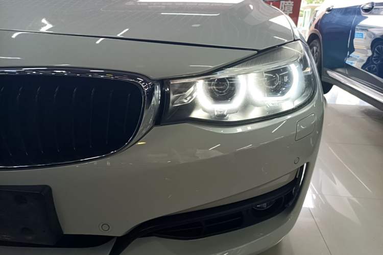 Used BMW 3 Series GT 2017 320i Sport Edition Left Front Headlight
