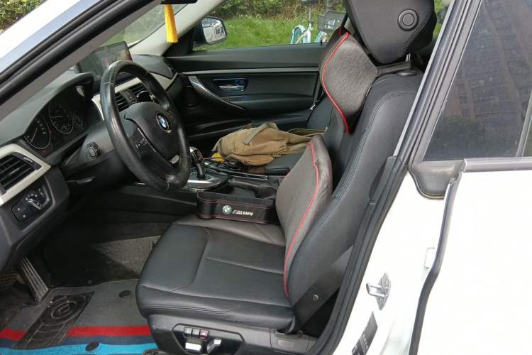 Used BMW 3 Series GT 2017 320i Sport Edition Left Front Seat