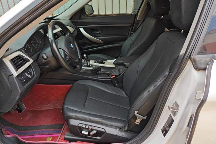 Used BMW 3 Series GT 2017 320i Sport Edition Left Front Seat