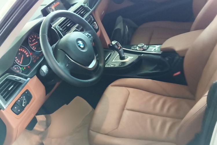 Used BMW 3 Series GT 2017 320i Luxury Design Package Left Front Seat