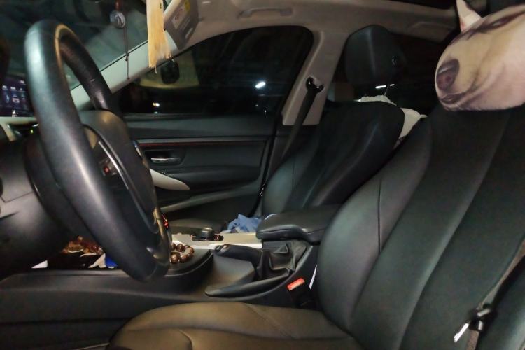 Used BMW 3 Series GT 2017 320i Sport Edition Left Front Seat