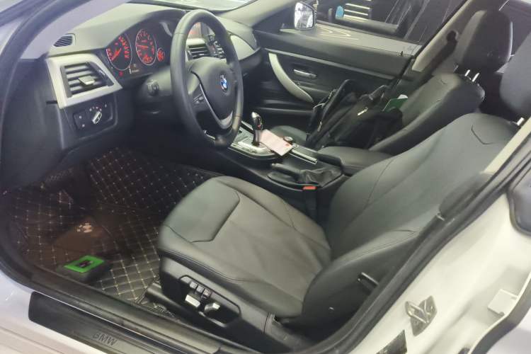 Used BMW 3 Series GT 2017 320i Sport Edition Left Front Seat