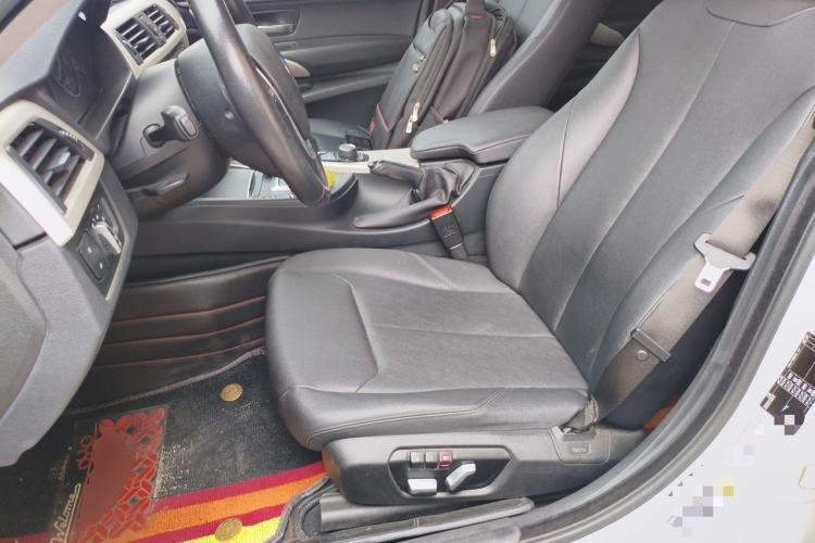 Used BMW 3 Series GT 2017 320i Sport Edition Left Front Seat