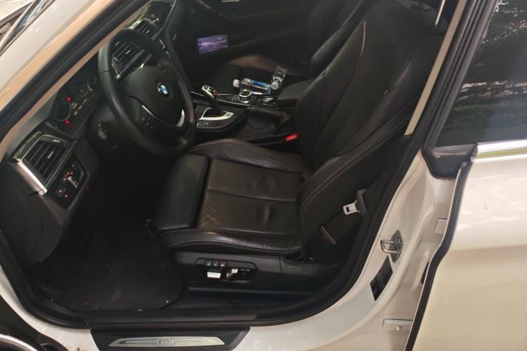 Used BMW 3 Series GT 2017 320i Luxury Design Package Left Front Seat