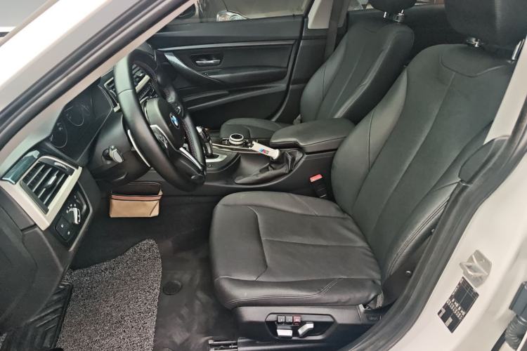 Used BMW 3 Series GT 2017 320i Sport Edition Left Front Seat