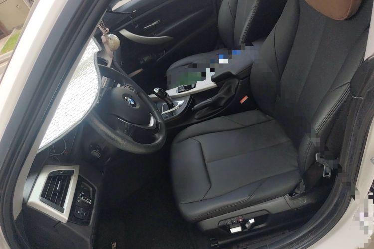 Used BMW 3 Series GT 2017 320i Sport Edition Left Front Seat