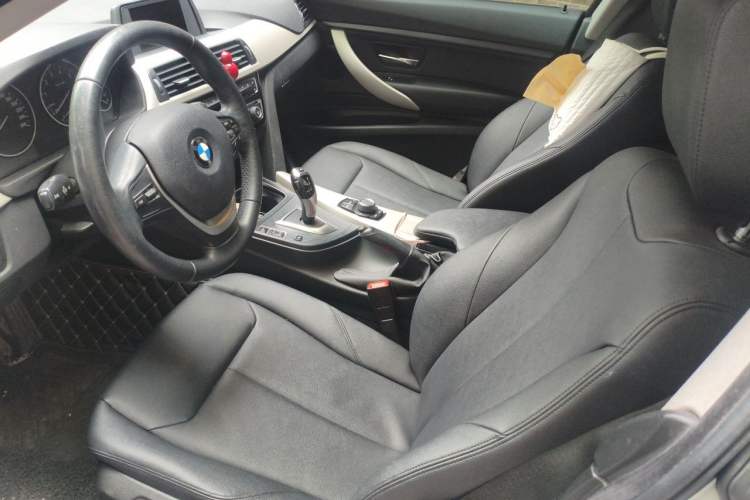 Used BMW 3 Series GT 2017 320i Sport Edition Left Front Seat