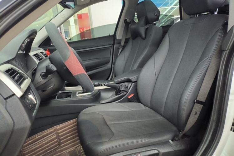 Used BMW 3 Series GT 2017 320i Sport Edition Left Front Seat
