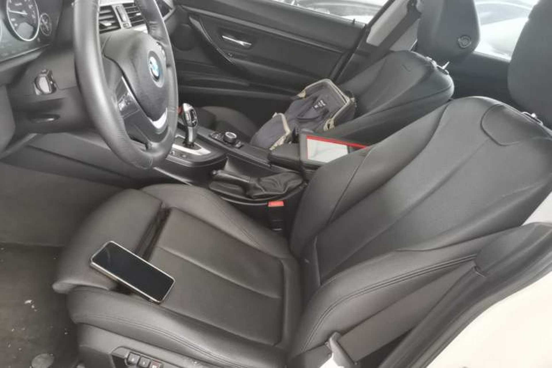 Used BMW 3 Series GT 2017 320i Sport Edition Left Front Seat