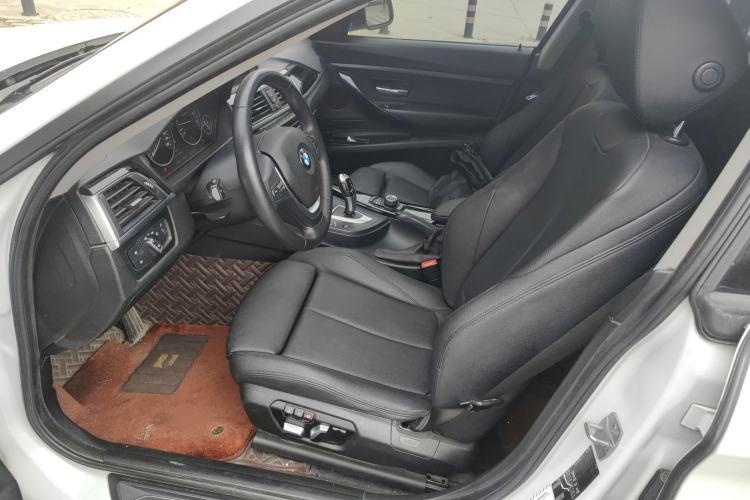 Used BMW 3 Series GT 2017 320i Sport Edition Left Front Seat