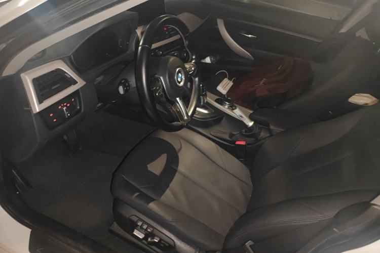 Used BMW 3 Series GT 2017 320i Sport Edition Left Front Seat