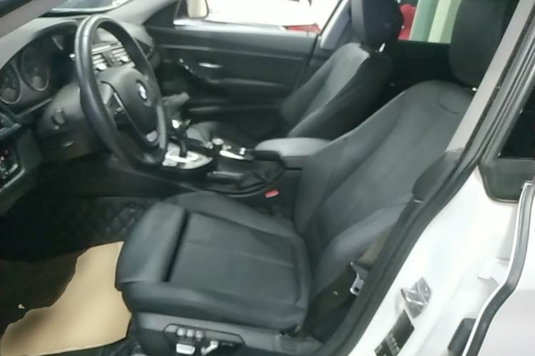 Used BMW 3 Series GT 2017 320i Sport Edition Left Front Seat