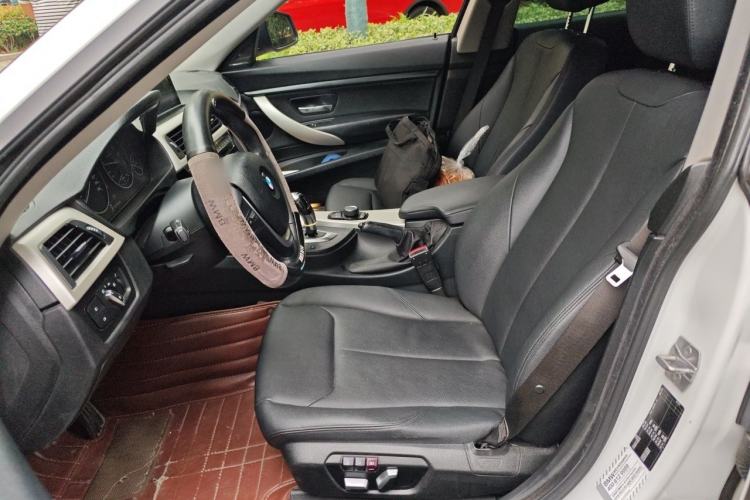 Used BMW 3 Series GT 2017 320i Sport Edition Left Front Seat