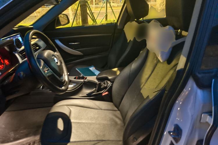 Used BMW 3 Series GT 2017 320i Sport Edition Left Front Seat