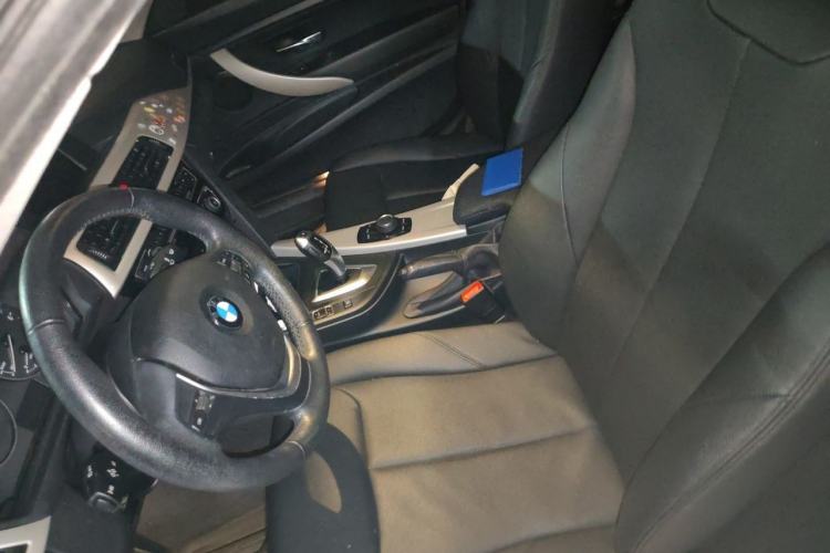 Used BMW 3 Series GT 2017 320i Sport Edition Left Front Seat