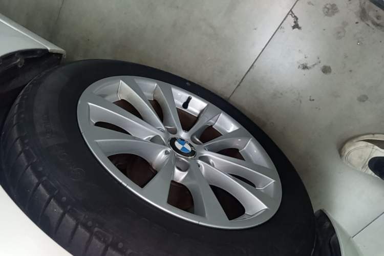 Used BMW 3 Series GT 2017 320i Sport Edition Left Front Wheel Hub
