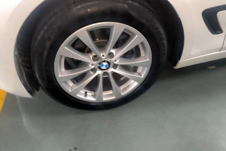 Used BMW 3 Series GT 2017 320i Sport Edition Left Front Wheel Hub